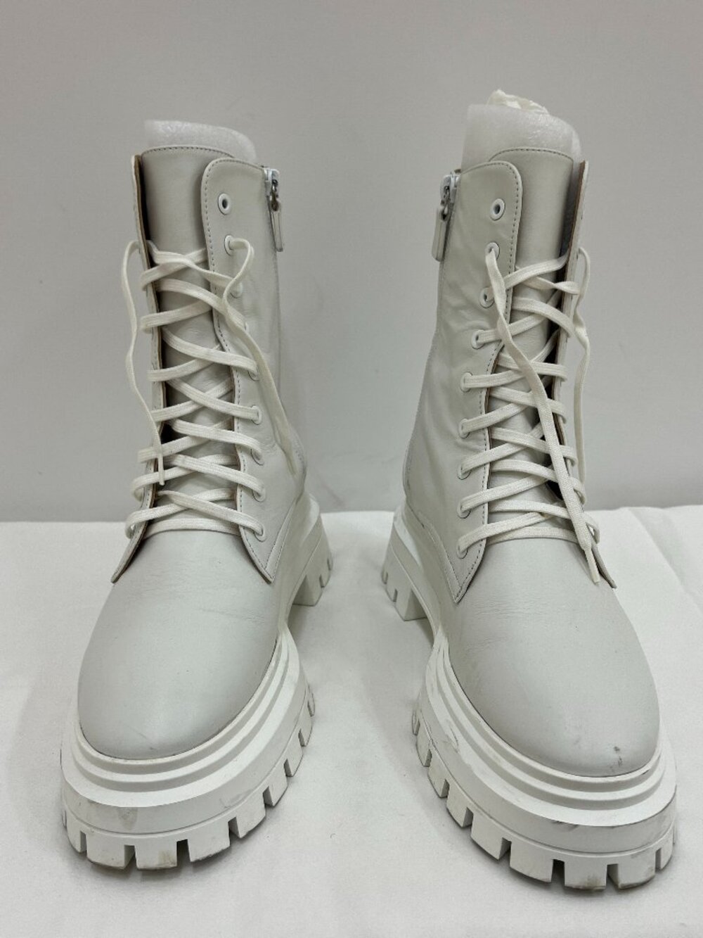 Stuart Weitzman White Combat Boots Womens Size 8 Fits Womens US Size 9 Narrow